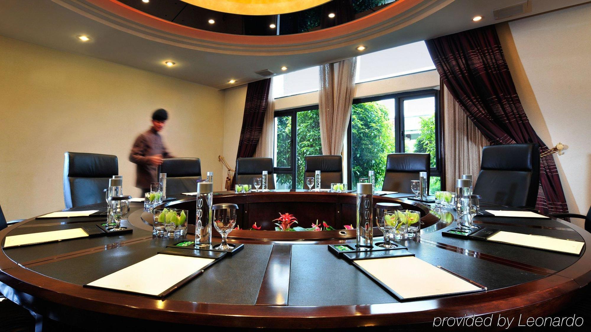 Crowne Plaza Hangzhou Xanadu Resort מראה חיצוני תמונה