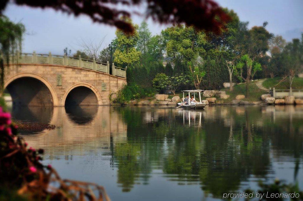 Crowne Plaza Hangzhou Xanadu Resort מראה חיצוני תמונה