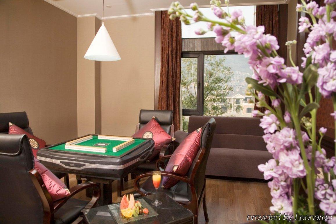 Crowne Plaza Hangzhou Xanadu Resort מראה חיצוני תמונה