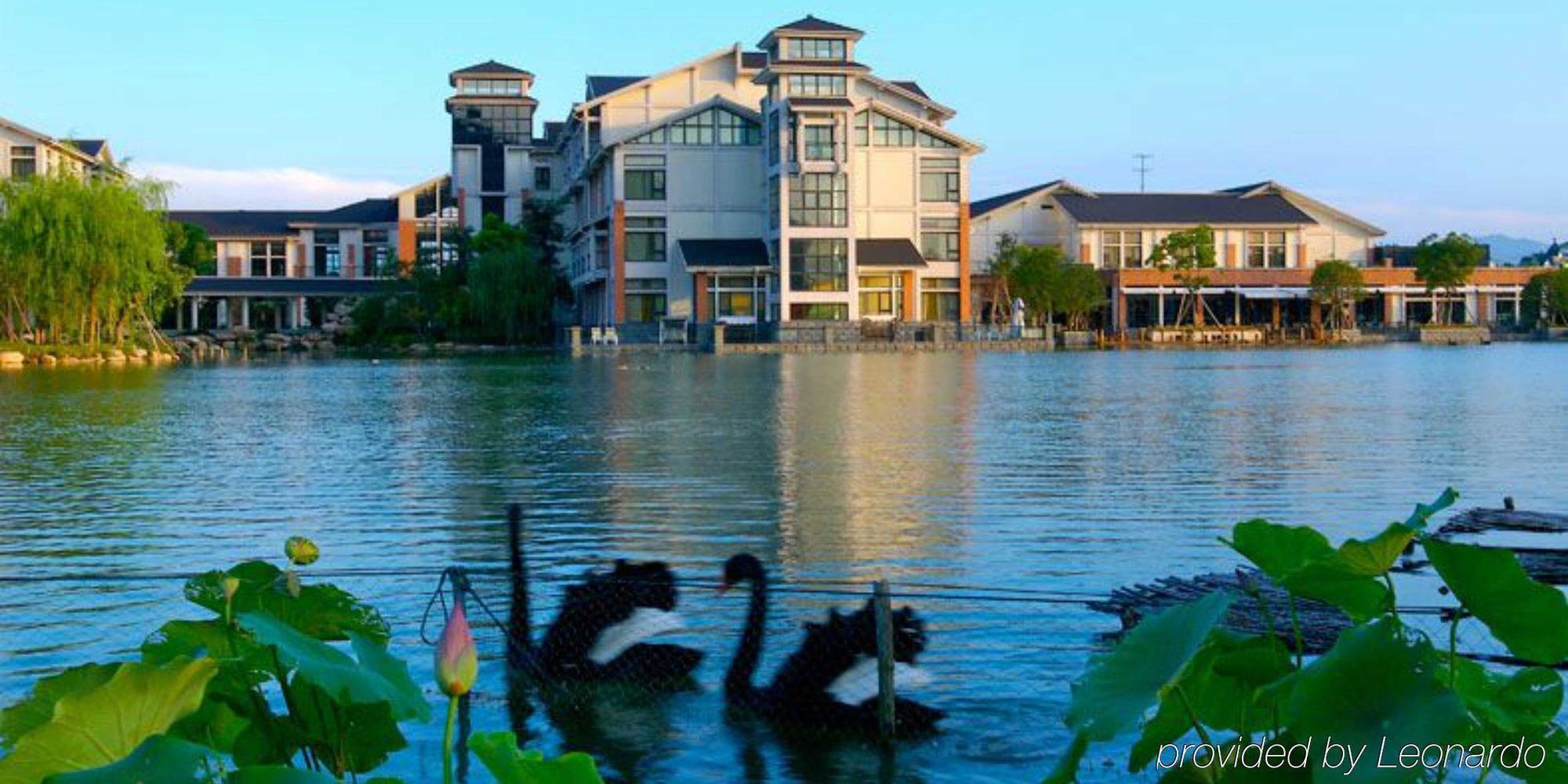 Crowne Plaza Hangzhou Xanadu Resort מראה חיצוני תמונה